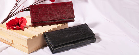 Leather clutches for women’s special occasions