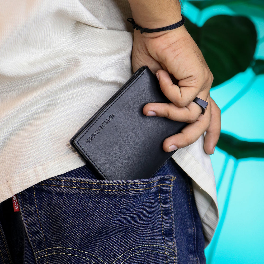 Hayes London | Stud Black Genuine Leather Wallet for Men - RFID Blocking, Slim Bifold Wallet with 8 Compartments